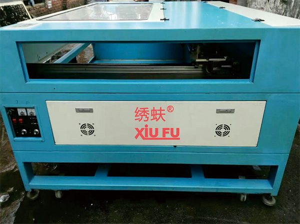 電腦繡花機(jī)金片繡調(diào)節(jié)、換片調(diào)節(jié)(圖1)